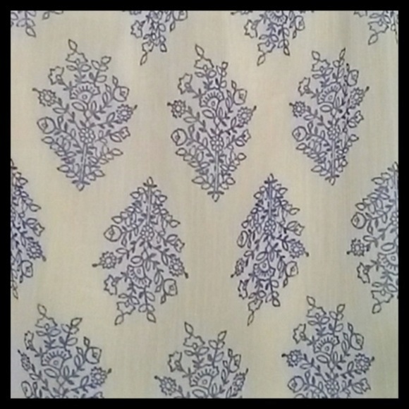 NEW Old Navy Floral Print Skirt. - Picture 2 of 4